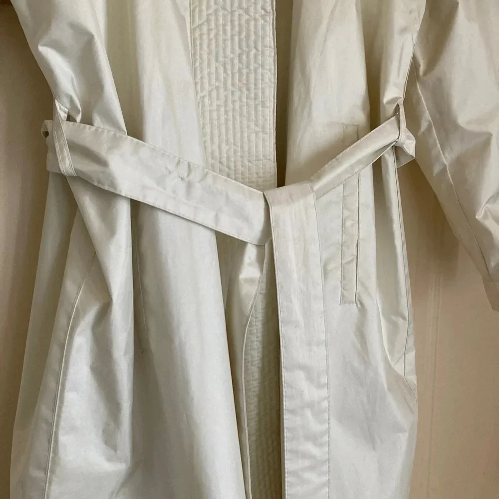 1980’s vintage women’s trench raincoat by Weatherwise by Micki!  New wave punk